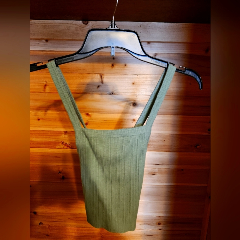 AE XS crop tank
